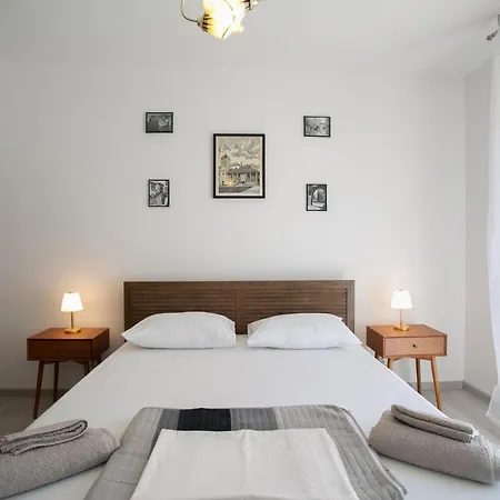 Uncle Albertʹs Apartamento *