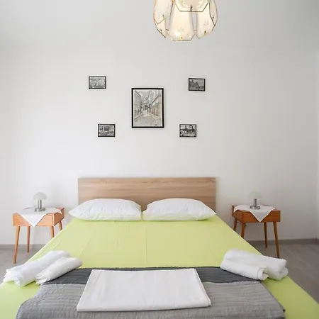 Apartment Uncle Albertʹs Trogir