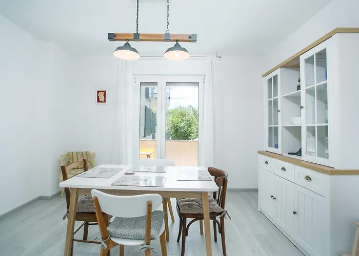 Uncle Albertʹs Appartement Trogir