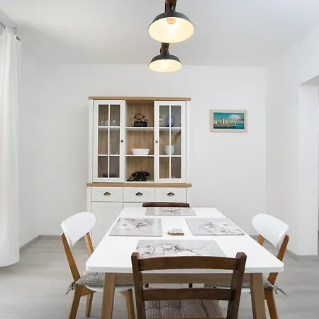 Apartman Uncle Albertʹs *